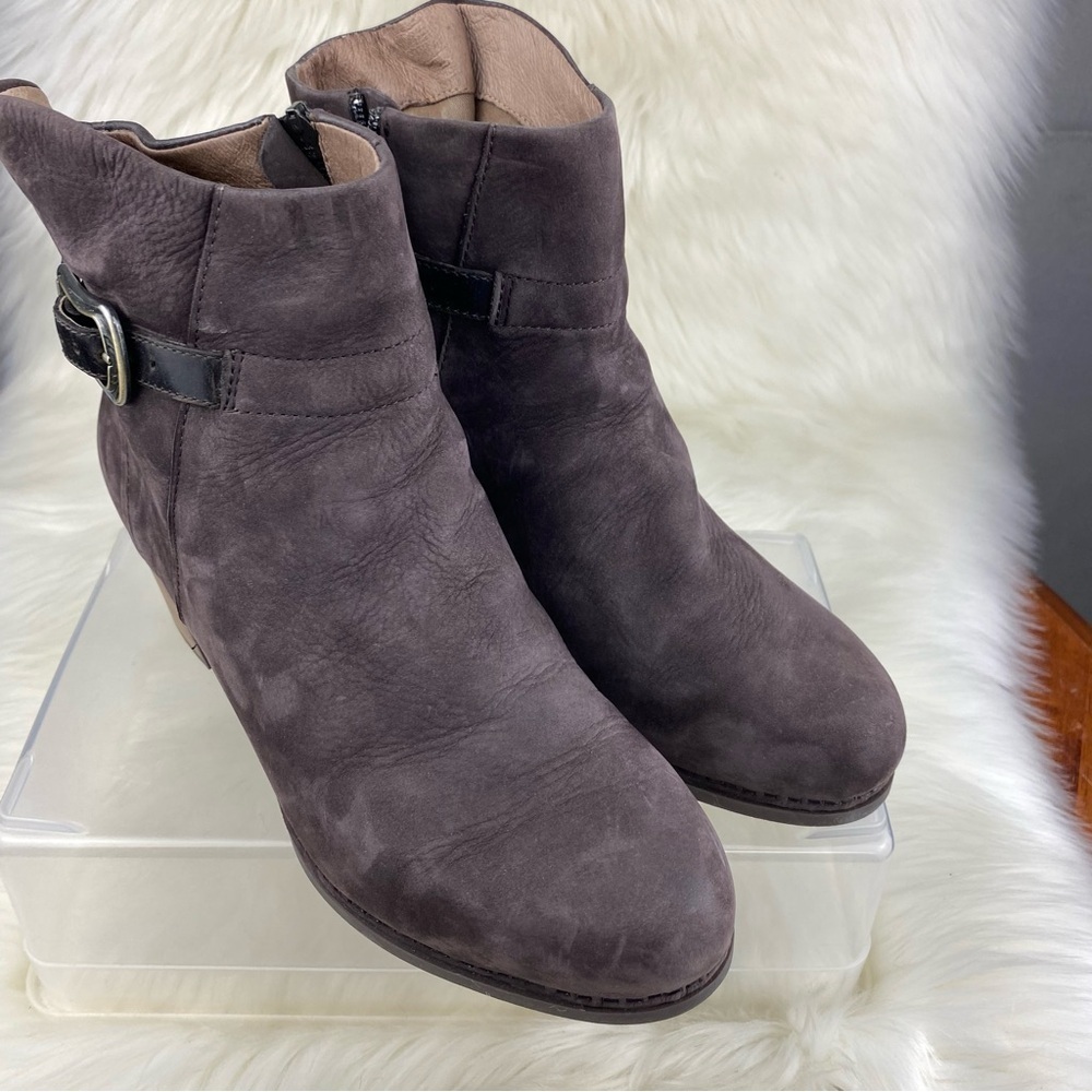 DANSKO HARLTLEY CHOCOLATE NUBUK BOOTS SIZE 40- 10US WOMAN